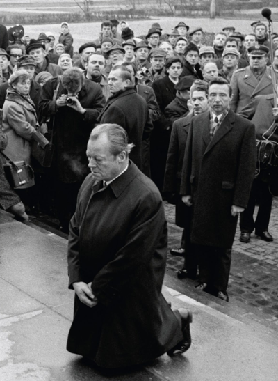 Was wollte Willy Brandt mit seinem Kniefall 1970 im ehemaligen jüdischen Ghetto in Warschau ausdrücken?